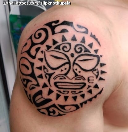 Tattoo photo Maori, Shoulder