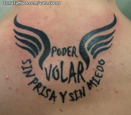 Foto de tatuaje Alas, Letras, Frases