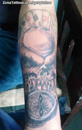 Foto de tatuaje Calaveras, Brújulas, Góticos