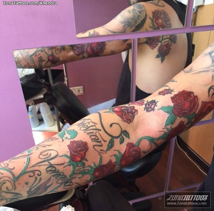 Foto de tatuaje Rosas, Brazo, Flores