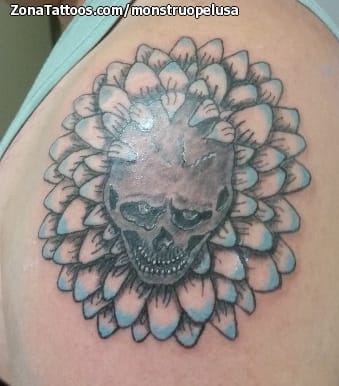 Foto de tatuaje Flores, Calaveras