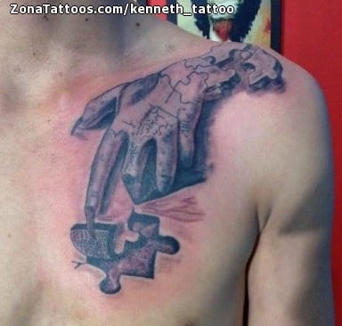 Foto de tatuaje Manos, Puzzles, Pecho