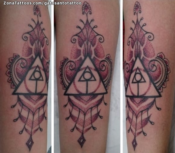 Tattoo photo Triangles, Pointillism, Flourish