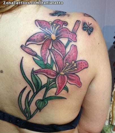 Foto de tatuaje Flores, Mariposas, Omóplato