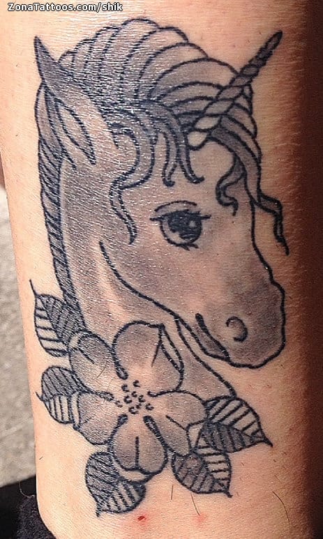 Foto de tatuaje Unicornios, Fantasía, Flores