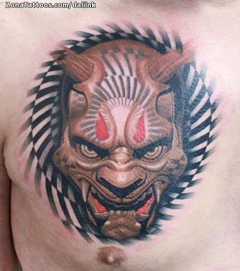 Foto de tatuaje Demonios, Pecho, Geométricos