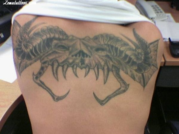 Foto de tatuaje Demonios, Espalda