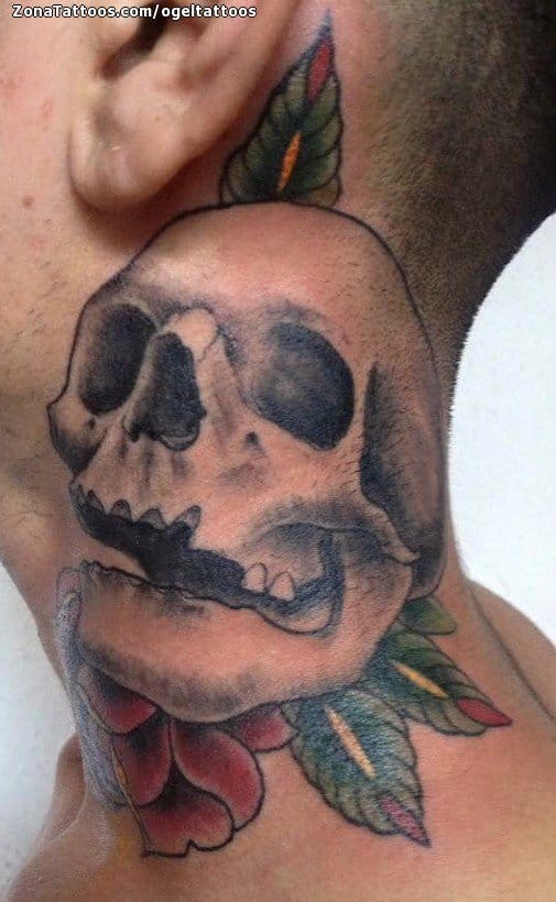 Foto de tatuaje Calaveras, Cuello, Góticos