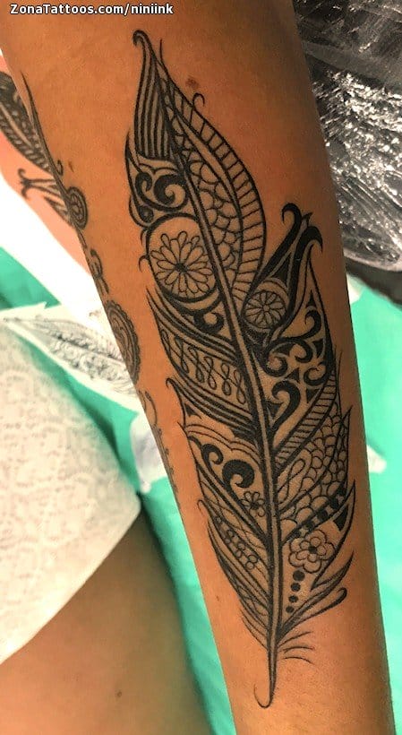 Tatuaje de Plumas, Brazo