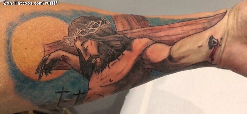 Tatuaje de Religiosos, Cristos, Antebrazo