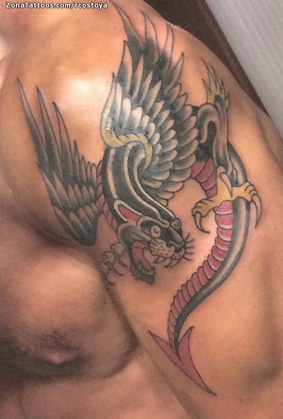 Foto de tatuaje Panteras, Dragones, Hombro