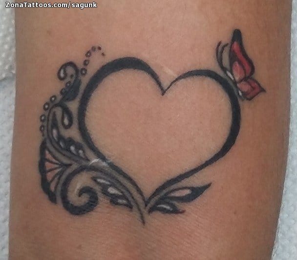 Foto de tatuaje Corazones, Mariposas, Filigranas