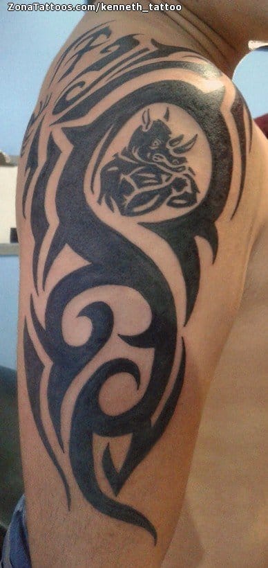 Tattoo photo Tribal, Shoulder