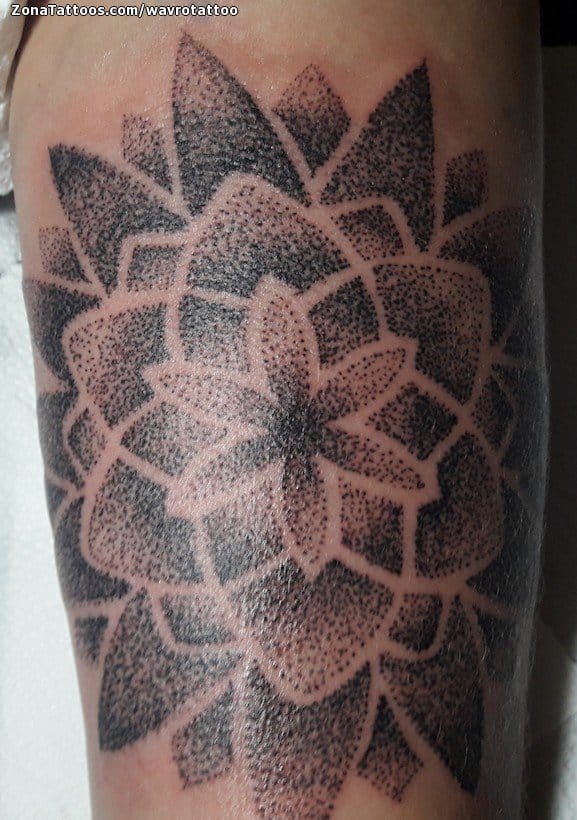 Tattoo photo Mandalas, Pointillism