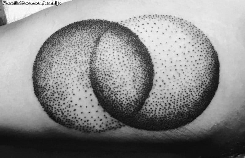 Tattoo photo Pointillism, Geometrics