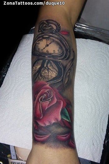 Foto de tatuaje Relojes, Rosas, Flores