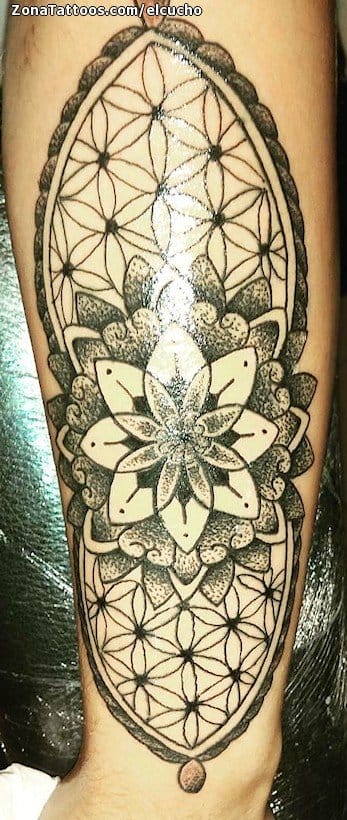 Tattoo photo Mandalas, Pointillism