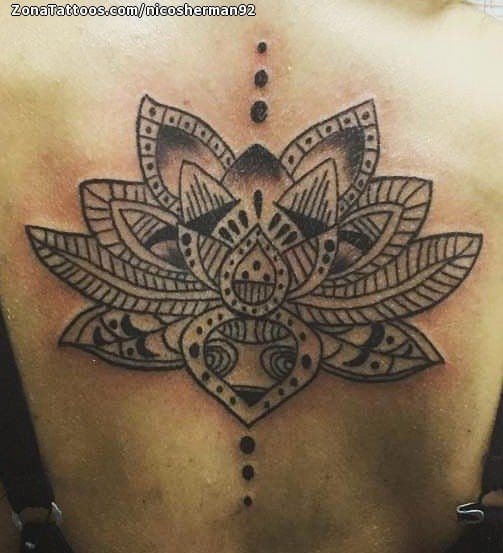 Foto de tatuaje Lotos, Espalda, Mándalas