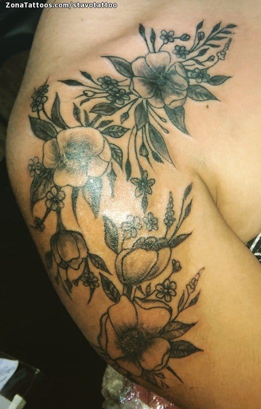 Foto de tatuaje Flores, Hombro