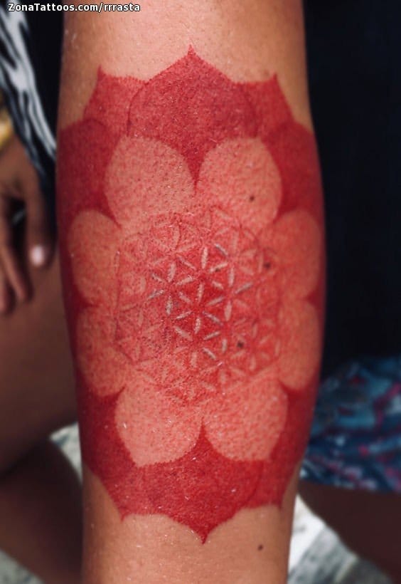 Tattoo photo Mandalas, Pointillism