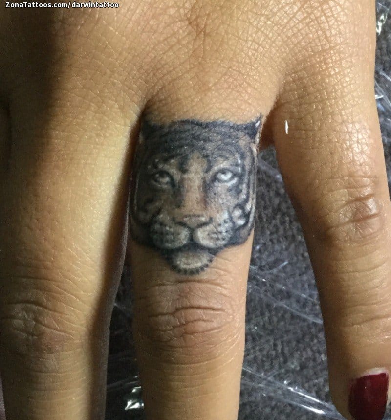 Semi-permanent Tattoo Tiny Traditional Leopard Finger Tattoo Waterproof 2  Weeks Temporary Tattoo Holiday Gift Idea Henna - Etsy Ireland