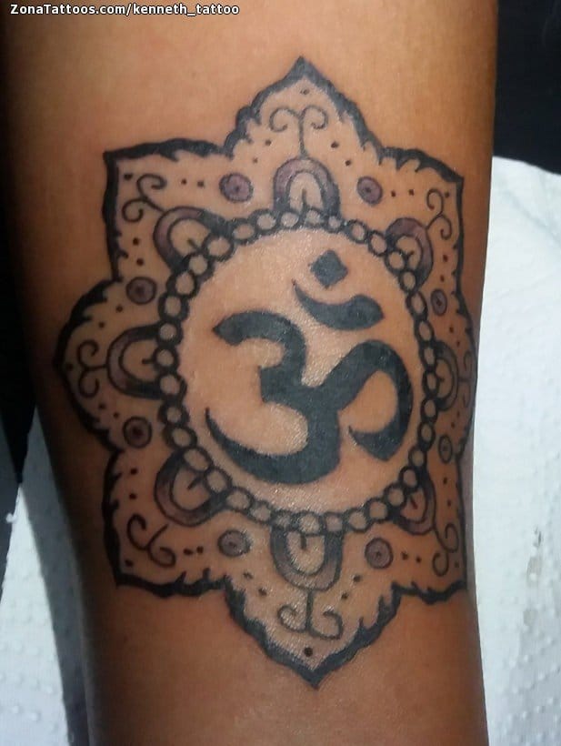 Tattoo photo Om, Mandalas