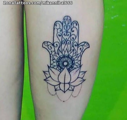 Foto de tatuaje Mano de Fátima, Pierna