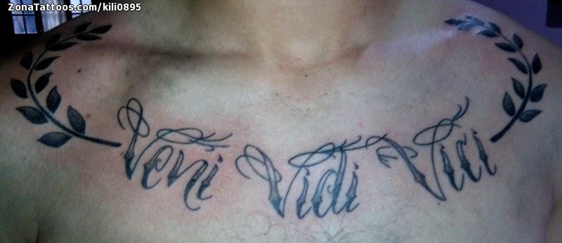 Foto de tatuaje Pecho, Letras, Latín