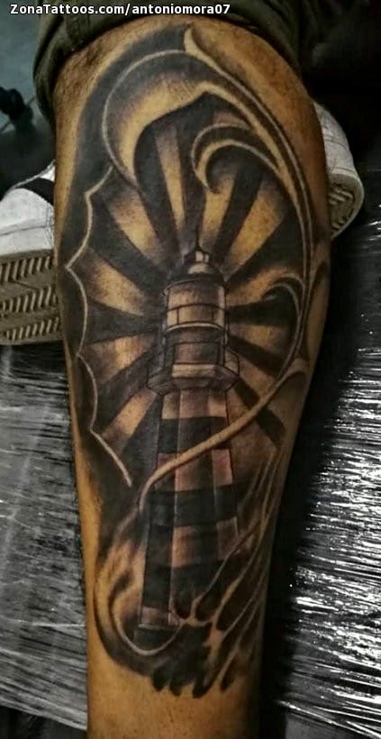 Foto de tatuaje Faros, Pierna