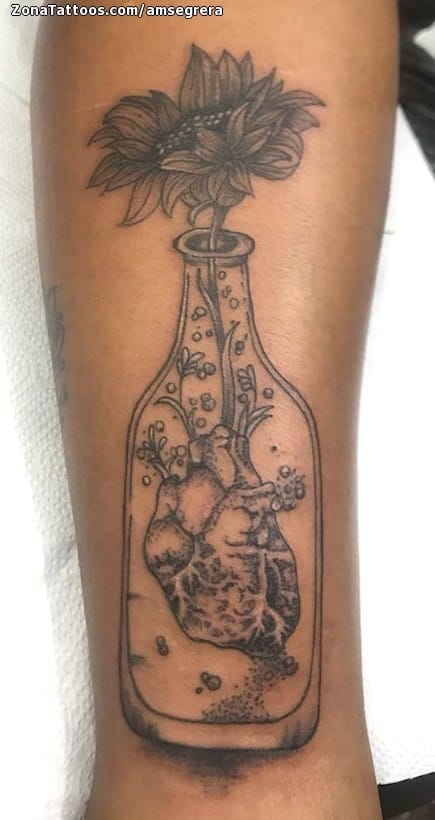 Foto de tatuaje Botellas, Flores, Corazones