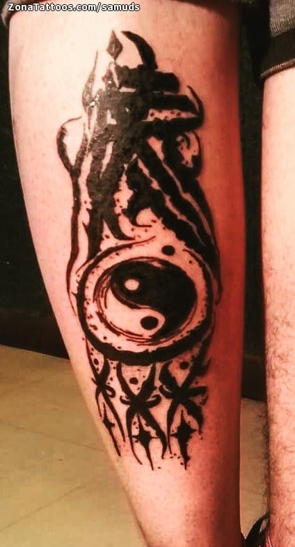 Tattoo photo Yin Yang, Leg