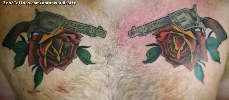 Foto de tatuaje Pistolas, Armas, Flores