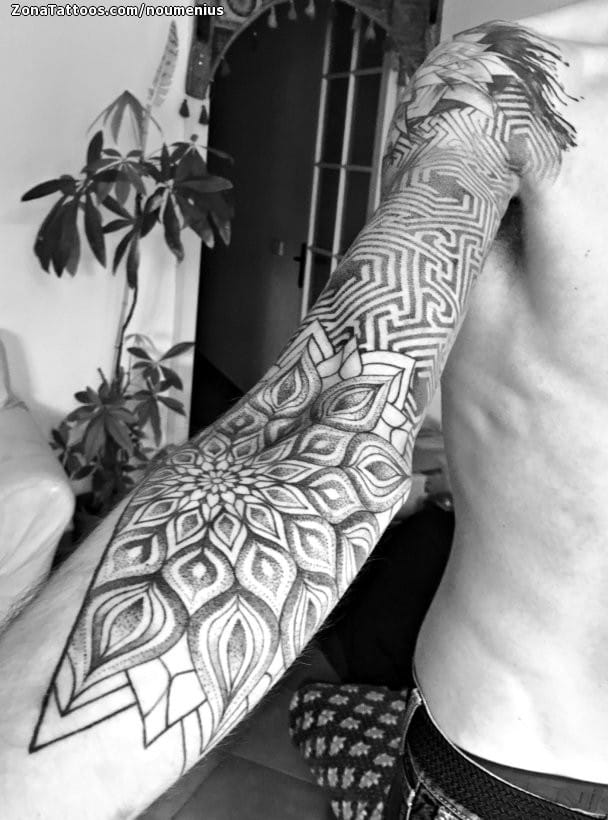 Foto de tatuaje Mándalas, Geométricos, Puntillismo