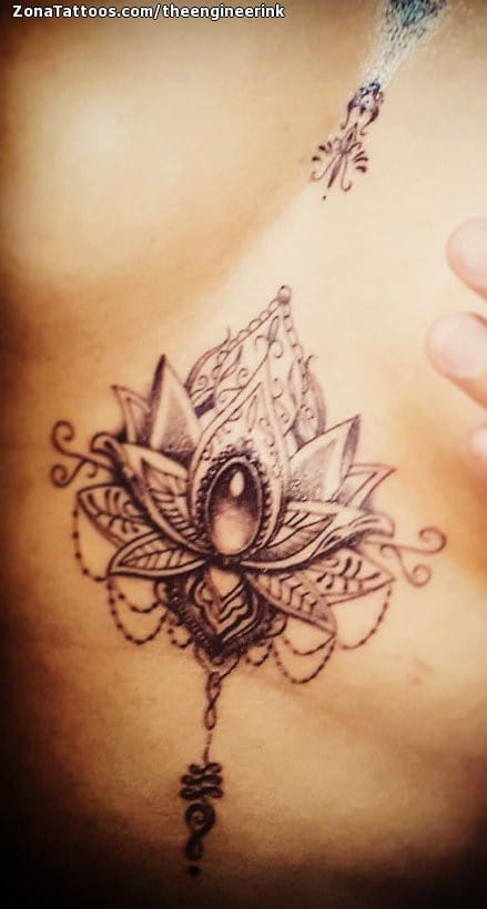 Foto de tatuaje Lotos, Mándalas, Pecho