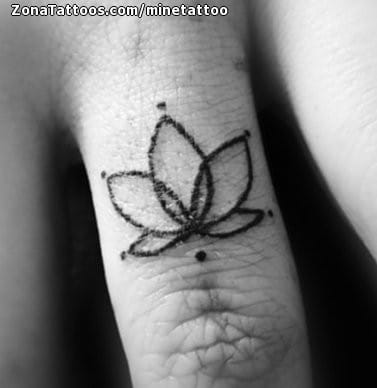 Foto de tatuaje Flores, Pequeños, Dedos