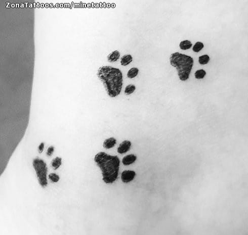 Tattoo photo Footprints, Tiny