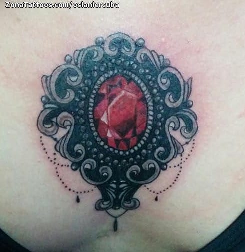 Foto de tatuaje Joyas, Pecho