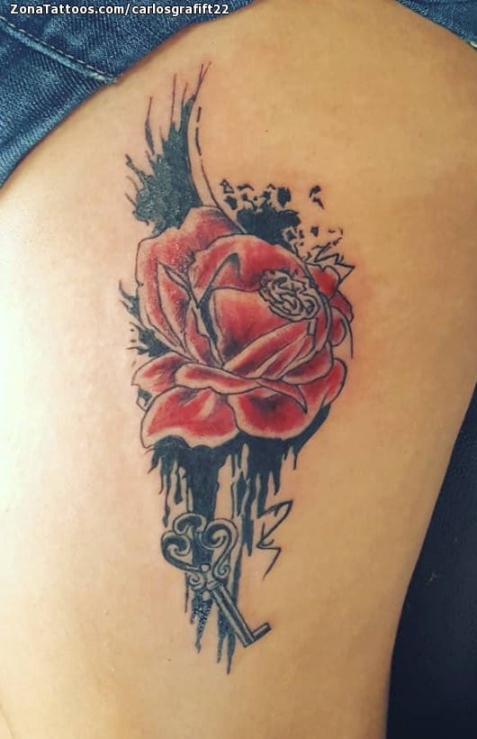 Foto de tatuaje Rosas, Llaves, Muslo