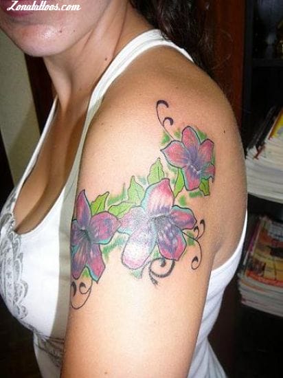 Foto de tatuaje Flores, Cover Up