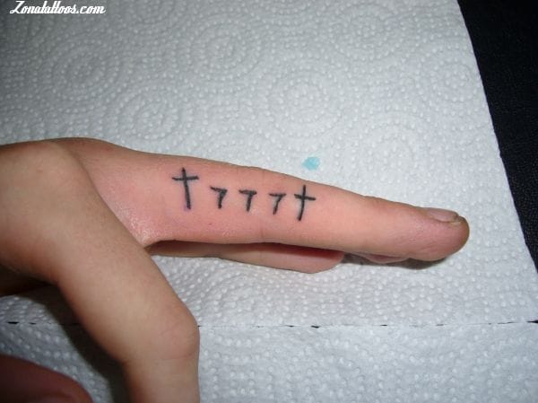 Tattoo photo Fingers