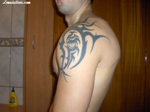 Tattoo photo Tribal, Shoulder