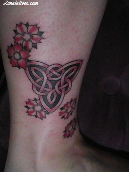 Tattoo photo Triquetra, Celtic, Flowers