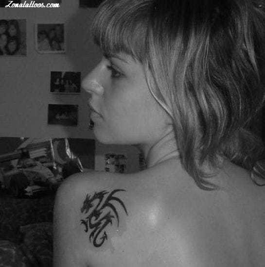 Foto de tatuaje Dragones, Tribales, Hombro