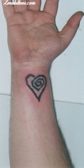 Foto de tatuaje Corazones, Espirales, Muñeca