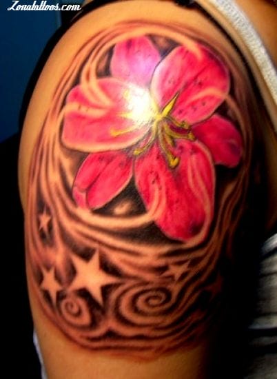 Foto de tatuaje Flores, Hombro