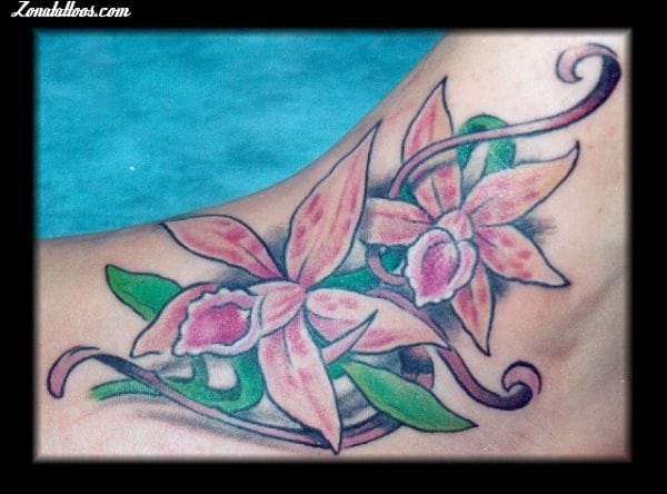 Foto de tatuaje Empeine, Flores