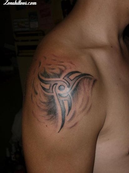 Foto de tatuaje Tribales, Hombro