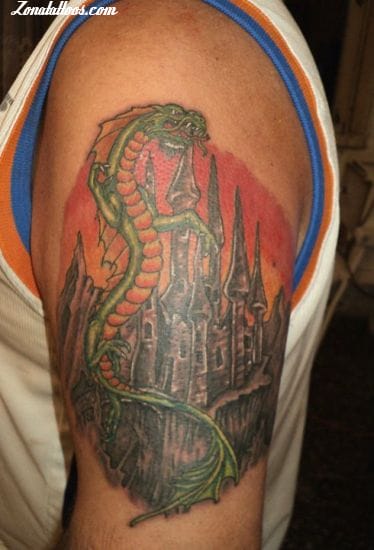 Foto de tatuaje Dragones, Castillos, Cover Up