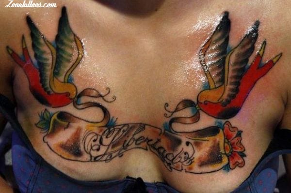 Foto de tatuaje Frases, Aves, Pecho