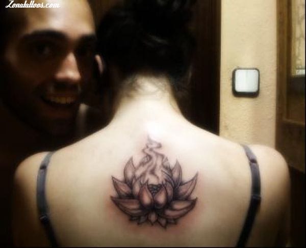 Foto de tatuaje Lotos